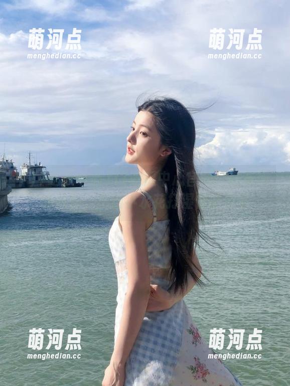 17吃瓜中心官网：最有趣的八卦，不怕小水花打湿你的日常