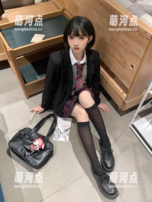 这种密集的信息量让我目不暇接，51吃瓜官网，你是想让我吃更多的瓜吗？
