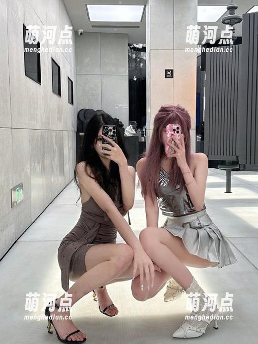 在cggolive吃瓜网苹果版上流连，每天就是吃瓜日，偶尔来个“吃豆腐”也是乐趣无穷，哈哈！