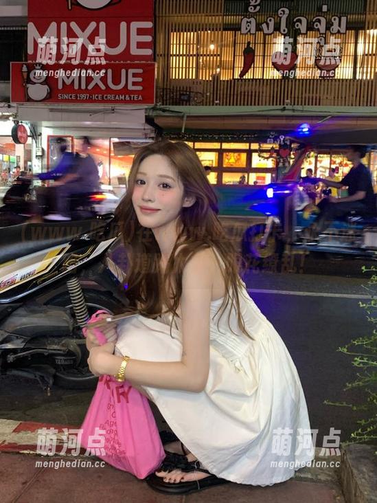 在www.吃瓜打卡，永不迷路，八卦道路太多，眼花缭乱！