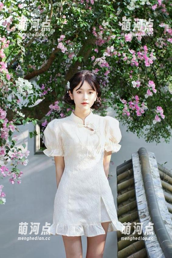 五一吃瓜群 登录后的你,必定对“五一吃瓜群”的内容有种“这是什么鬼”之感
