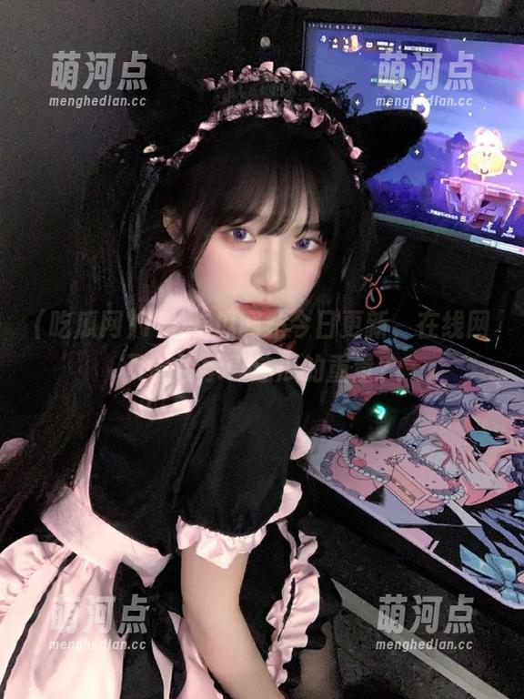 17c吃瓜网站今日更新，在线网页能否承受这瓜的重量？