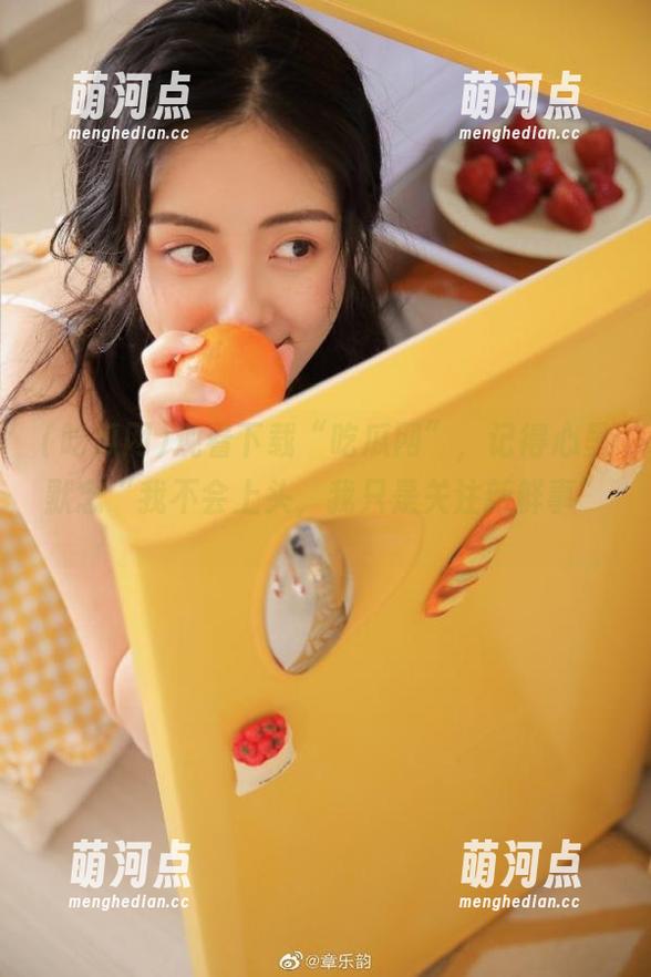 观看下载“吃瓜网”，记得心里默念“我不会上头，我只是关注新鲜事”。