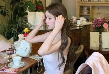 当天气变冷，吃瓜网站的热门瓜却变得更热了……怎么回事？我疑惑！