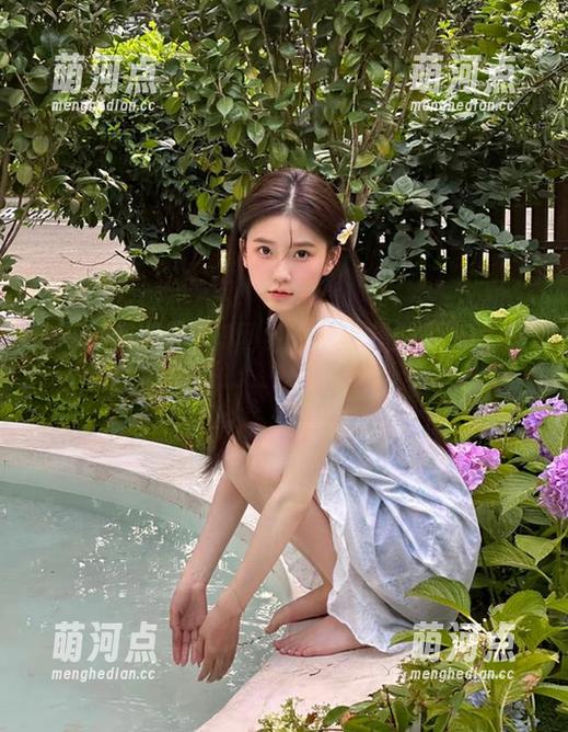 吃瓜网红在线，谁说吃瓜不能坐地也能吃——在线等着看结果！