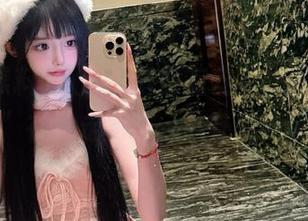 从此，只要有安卓，“吃瓜黑料”在线走到哪，八卦就到哪～