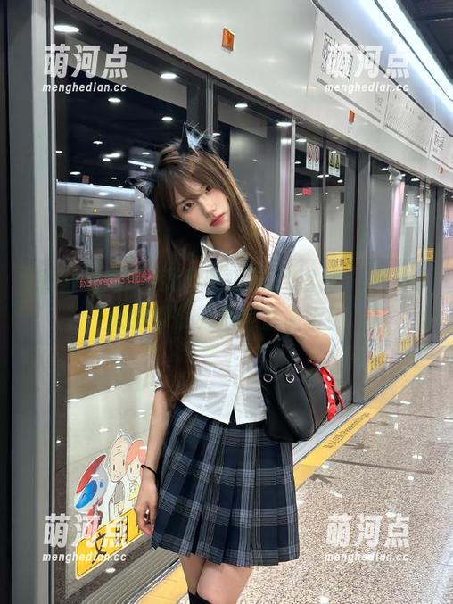 我爱吃瓜网52官网，让你每天我都在旁边悄悄偷听！