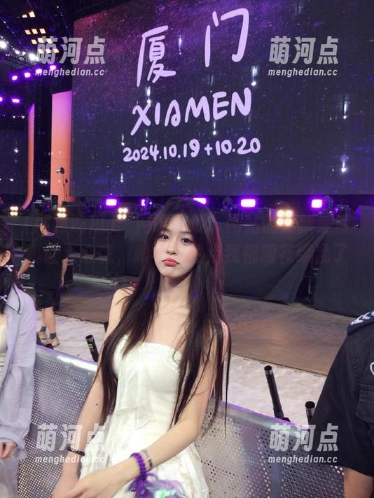 “网曝吃瓜”网站的更新速度真让人心慌，跟不上热点我都眼花缭乱了。