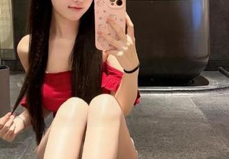“黑料不打烊,万里长征”app：今天的八卦比我昨晚的外卖还快，果然戏永远八点钟！