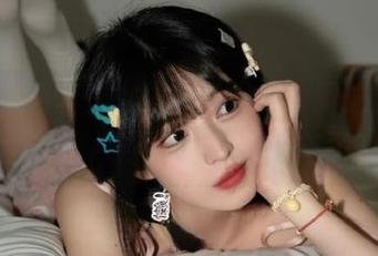 “黑料不重样”网站:看来我们的八卦之路又要开车了!