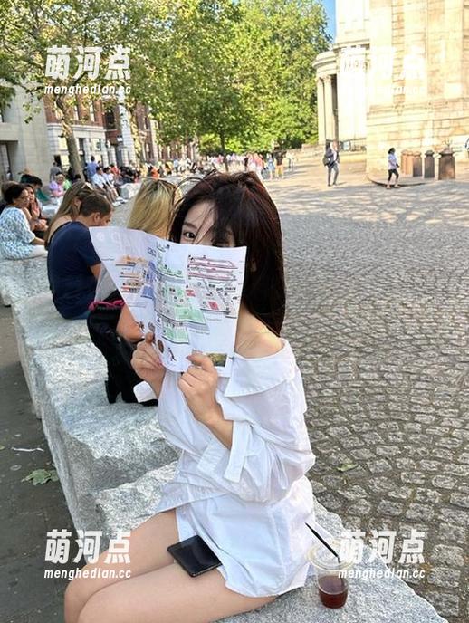 我下载“黑料在线”的那刻，心里五味杂陈，无法言说