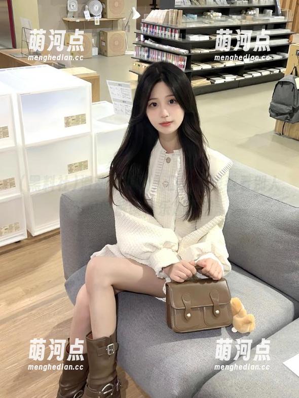 滑动黑料社入口，在线看看别人对瓜的解读，乐趣无穷。