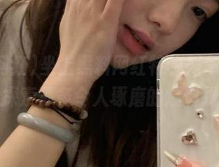 坐上黑料网红特快列车，顺便一路探索那条令人琢磨的爆料线路。